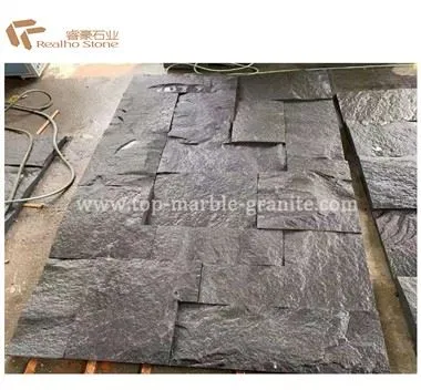 کاشی دیواری روکش گرانیت مشکی با صورت تقسیم شده